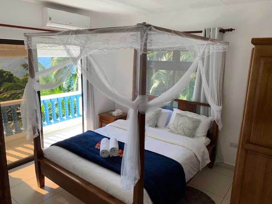 Crystal Apartments Seychelles Seaview Upper Floor Glacis  Exterior foto